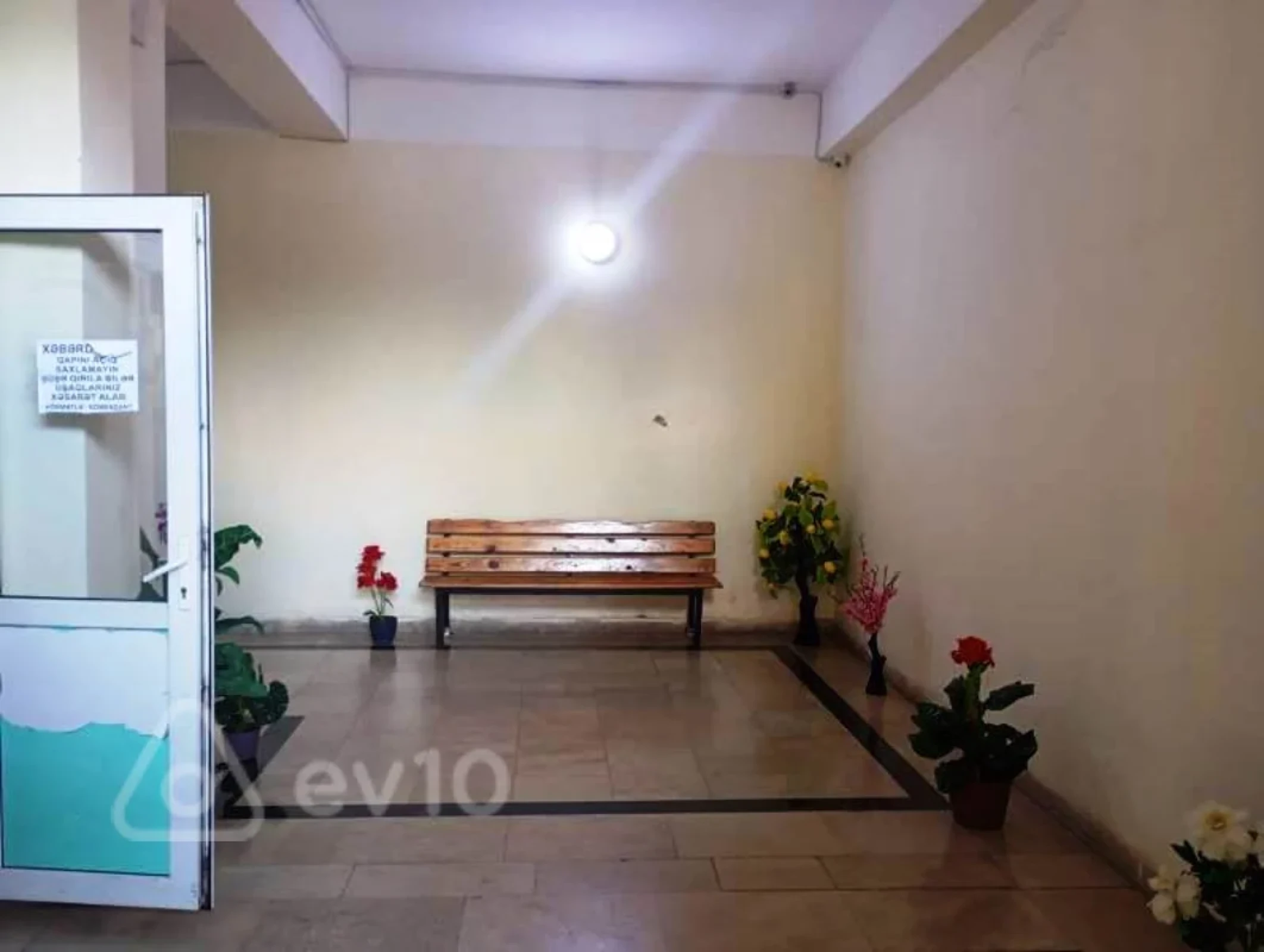 Kirayə verilir 3 otaqlı yeni tikili 100 m²