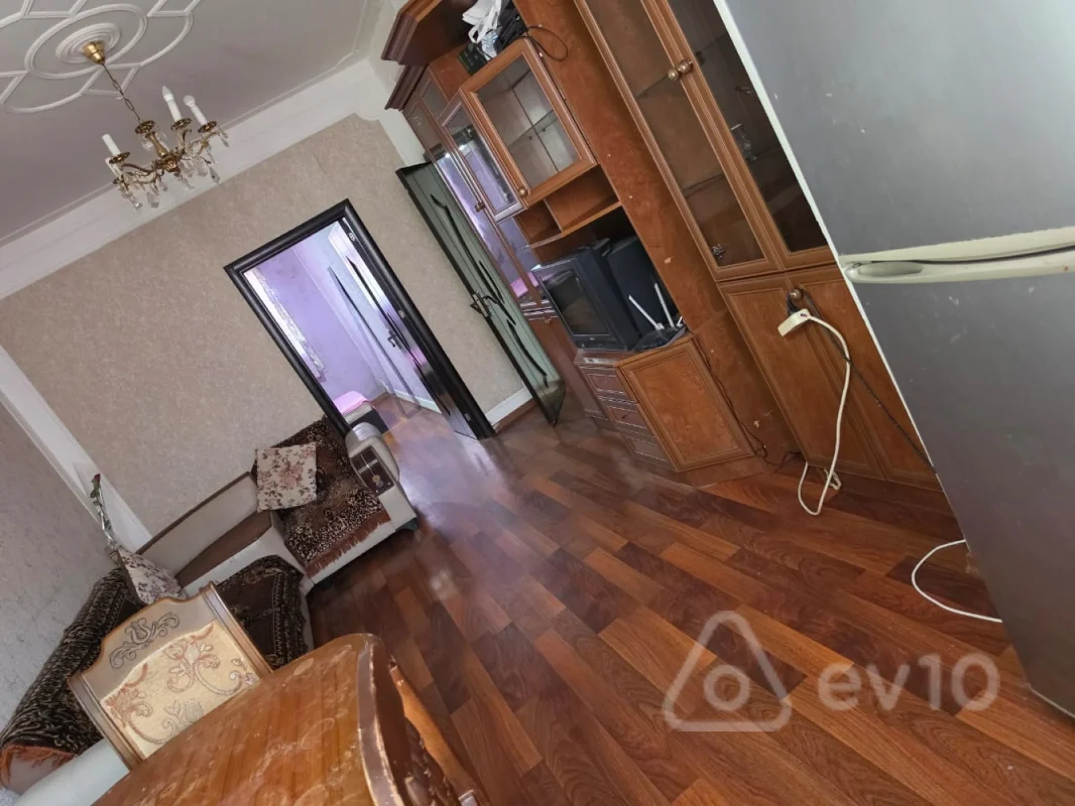 Kirayə verilir 2 otaqlı köhnə tikili 65 m²