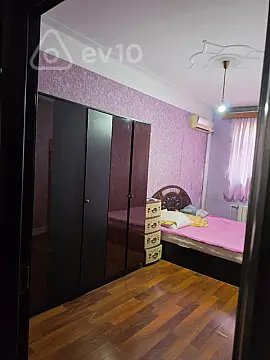 Kirayə verilir 2 otaqlı köhnə tikili 65 m²