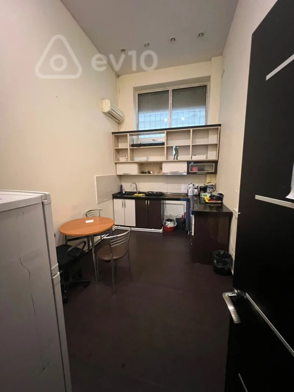 Satılır mənzil 370 m²