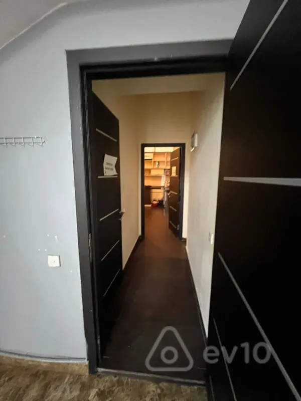 Satılır mənzil 370 m²