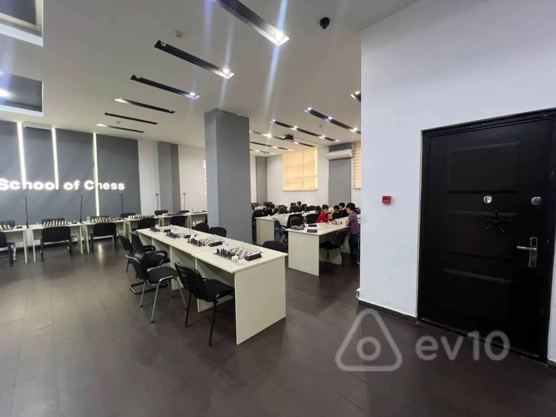 Satılır mənzil 370 m²