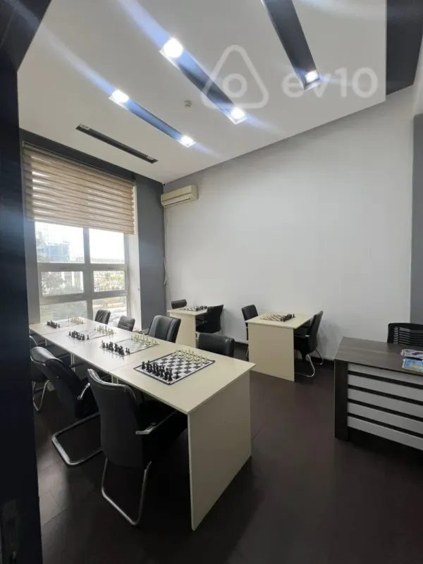 Satılır mənzil 370 m²
