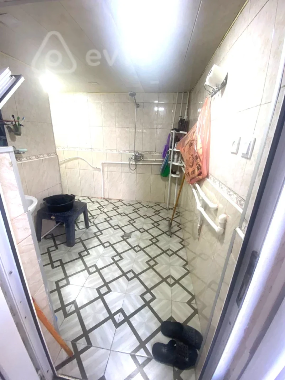 Kirayə verilir 3 otaqlı köhnə tikili 75 m²