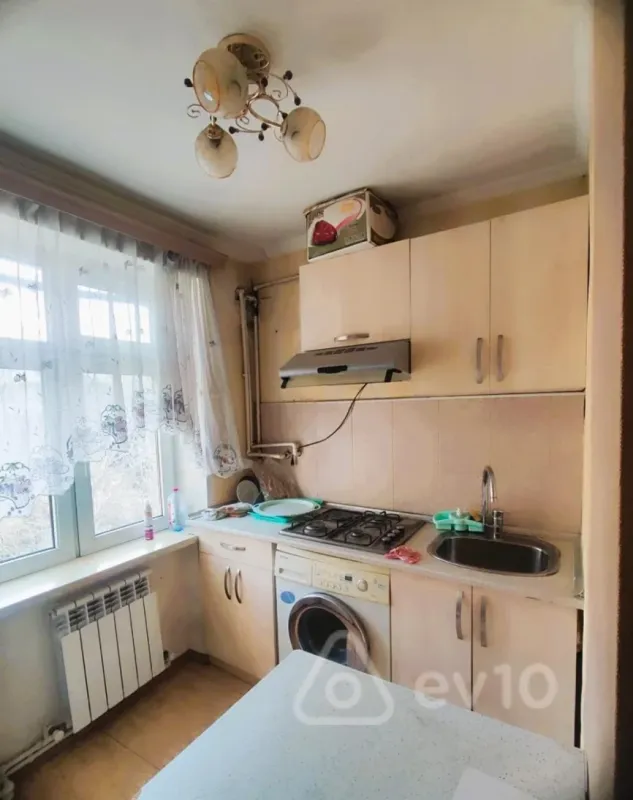 Kirayə verilir 2 otaqlı köhnə tikili 50 m²