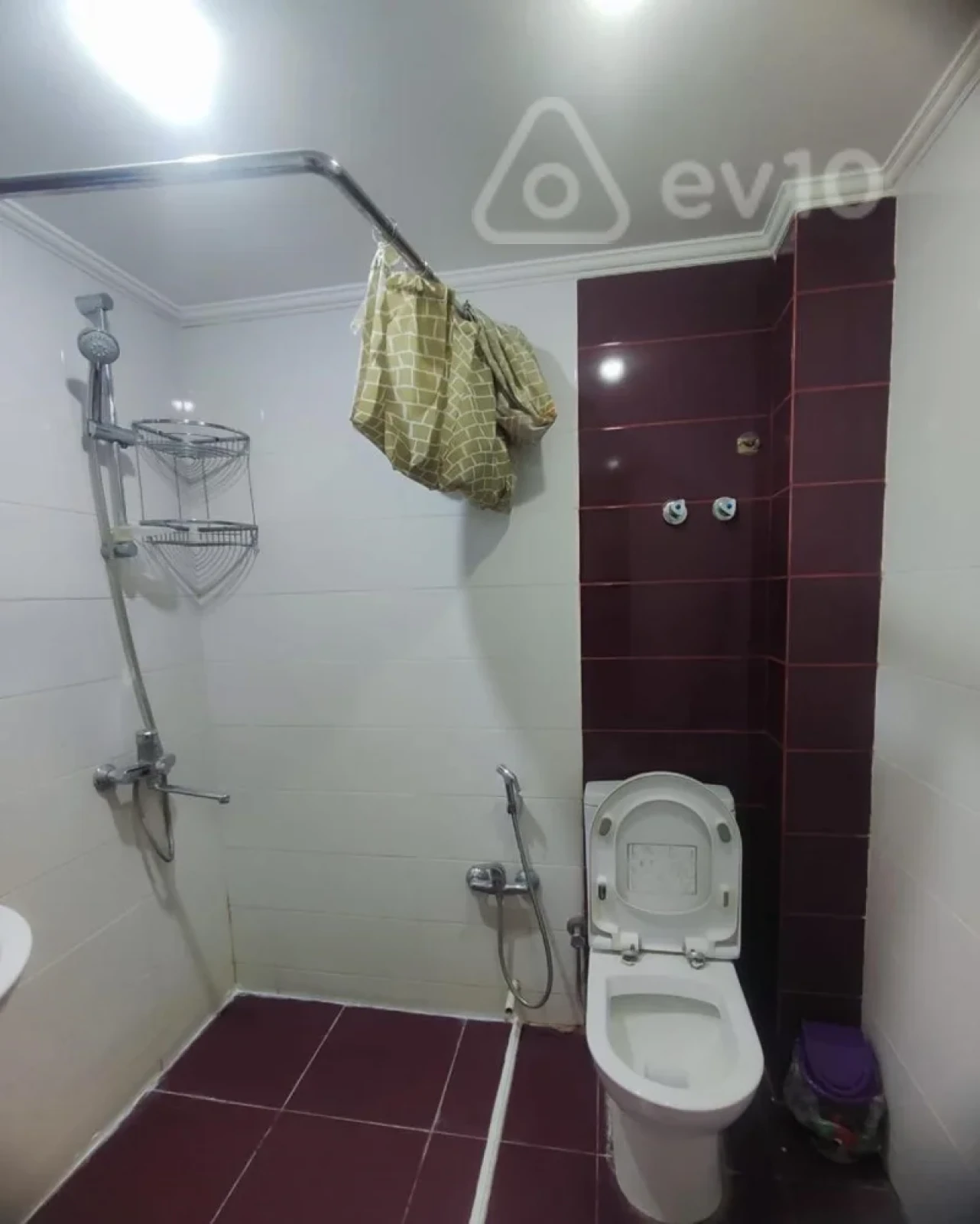 Kirayə verilir 2 otaqlı köhnə tikili 50 m²