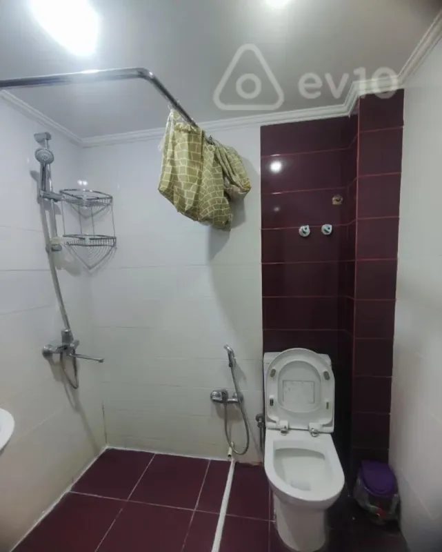 Kirayə verilir 2 otaqlı köhnə tikili 50 m²