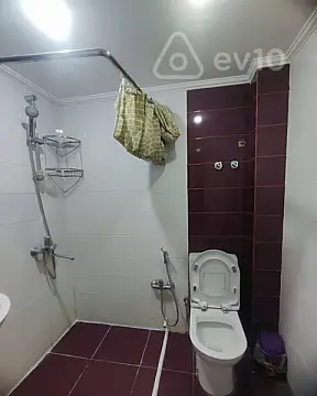 Kirayə verilir 2 otaqlı köhnə tikili 50 m²