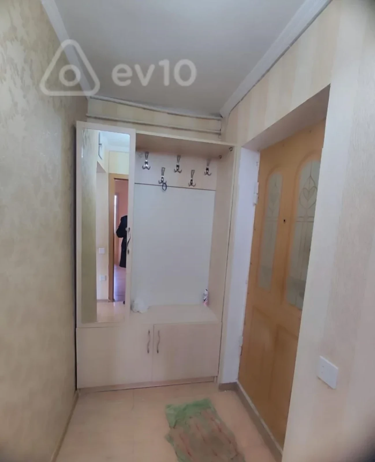 Kirayə verilir 2 otaqlı köhnə tikili 50 m²