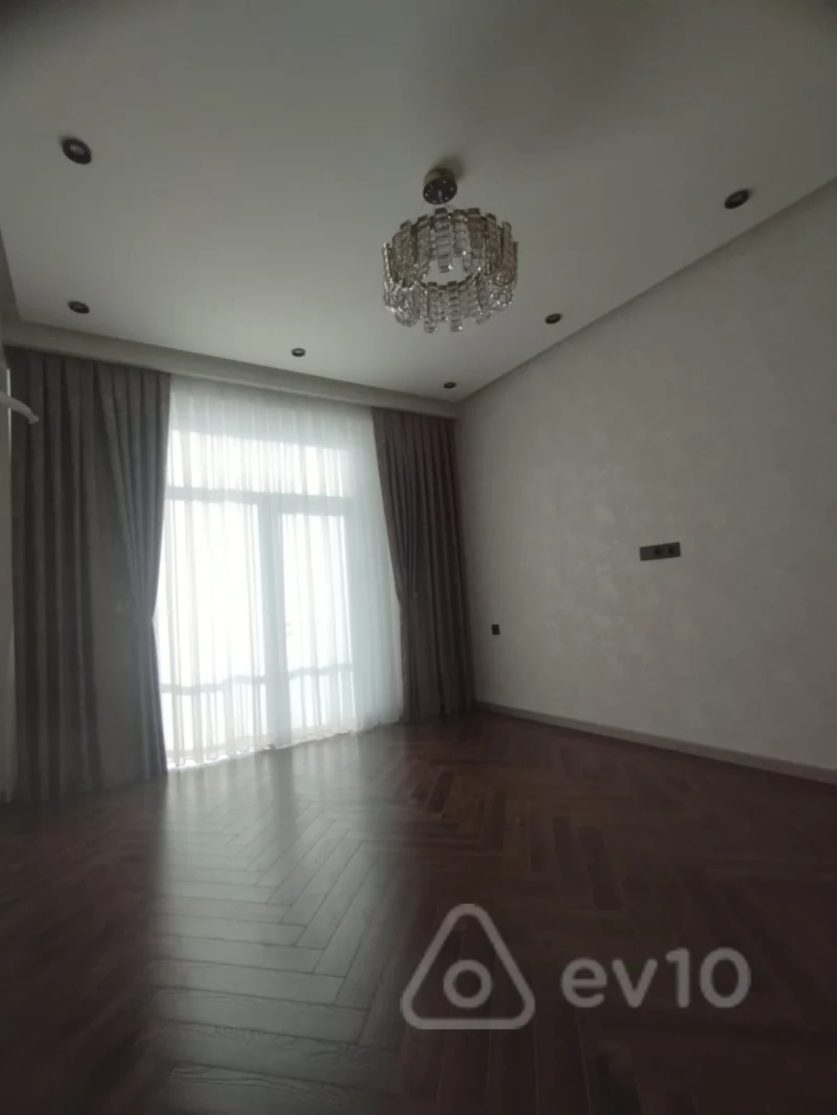 Satılır 2 otaqlı yeni tikili 80 m²