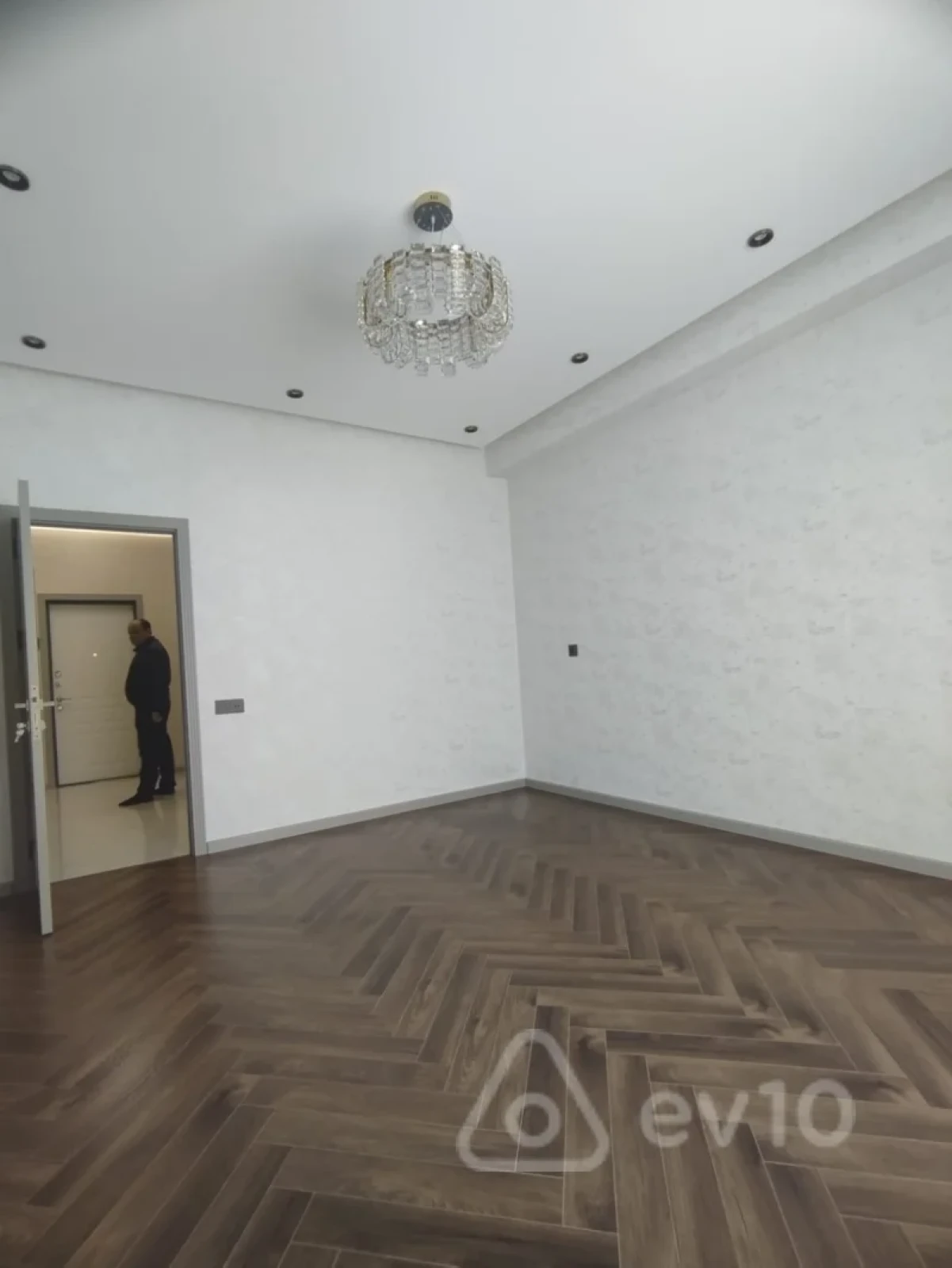 Satılır 2 otaqlı yeni tikili 80 m²