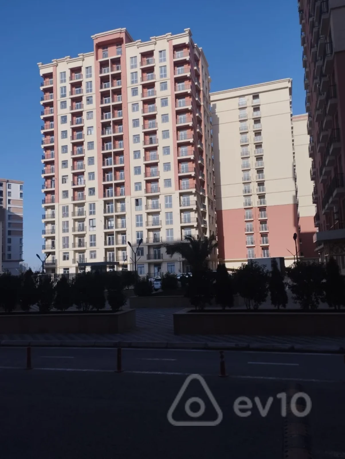 Satılır 2 otaqlı yeni tikili 80 m²