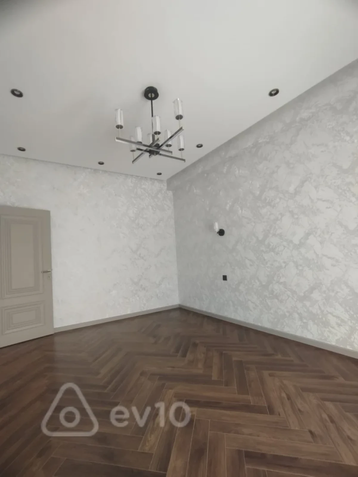 Satılır 2 otaqlı yeni tikili 80 m²