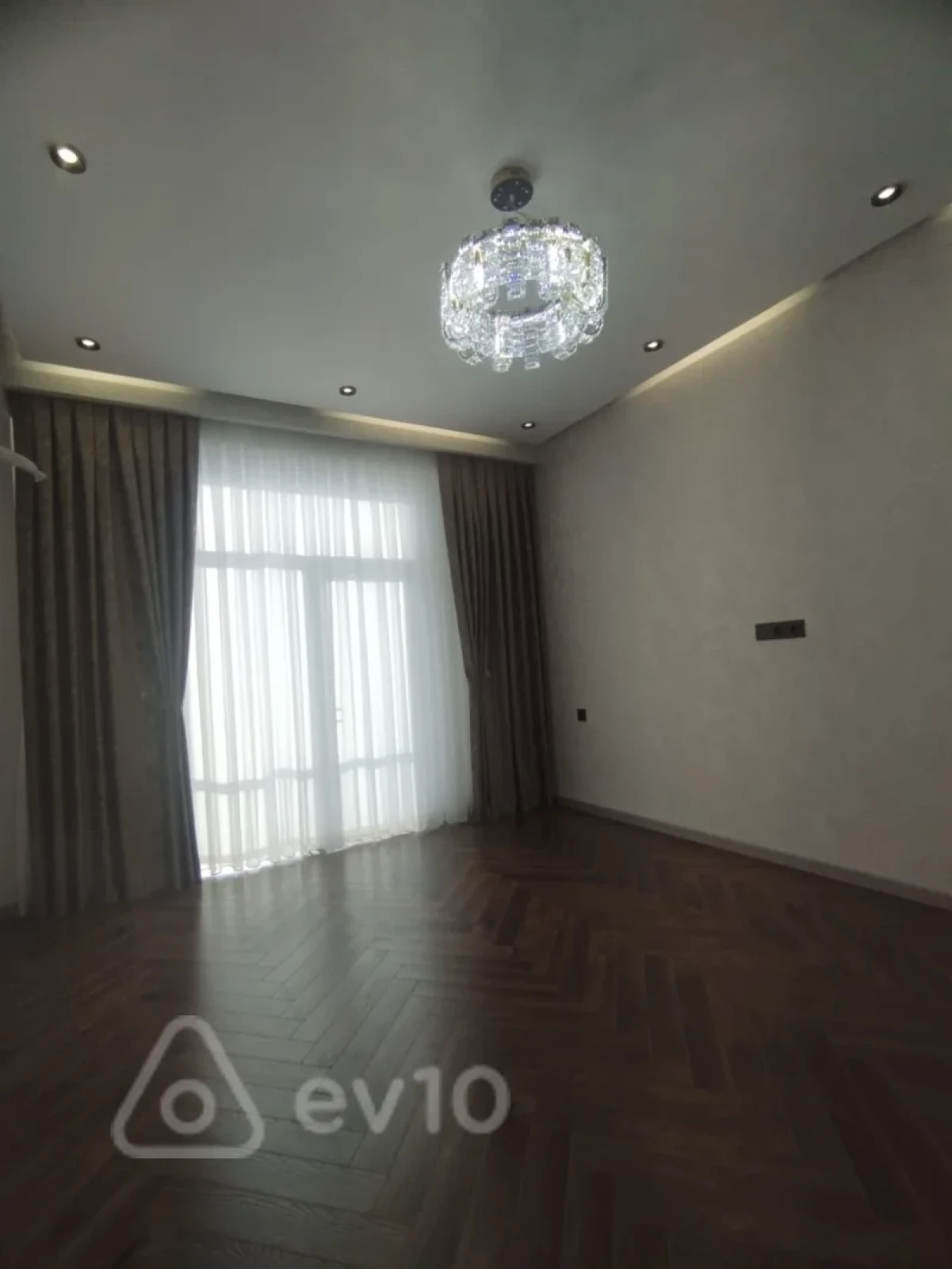 Satılır 2 otaqlı yeni tikili 80 m²