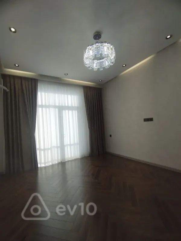 Satılır 2 otaqlı yeni tikili 80 m²