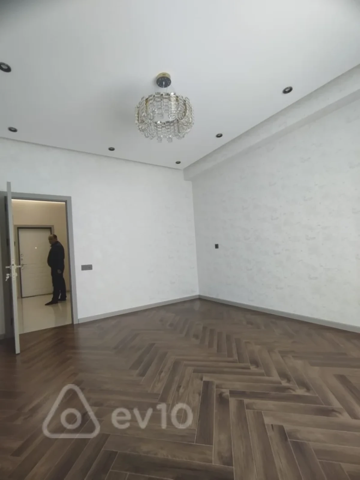 Satılır 2 otaqlı yeni tikili 80 m²