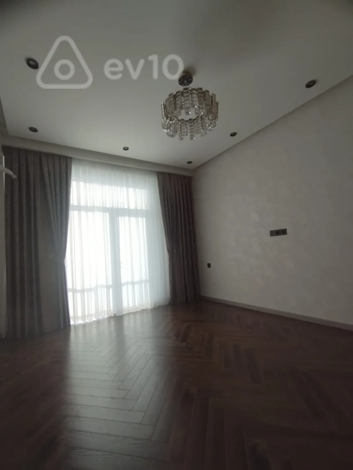 Satılır 2 otaqlı yeni tikili 80 m²