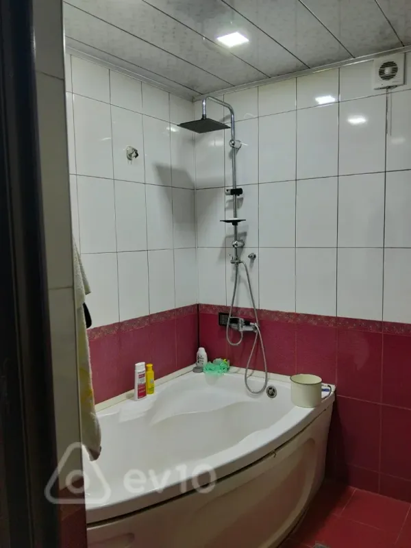 Satılır 3 otaqlı yeni tikili 124 m²