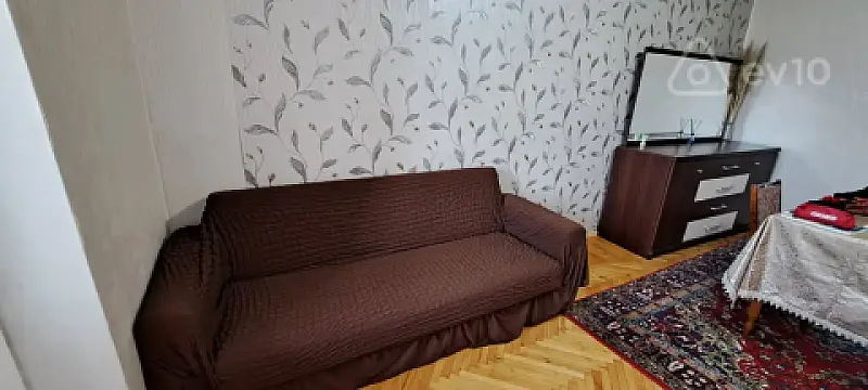 Kirayə verilir 3 otaqlı köhnə tikili 60 m²