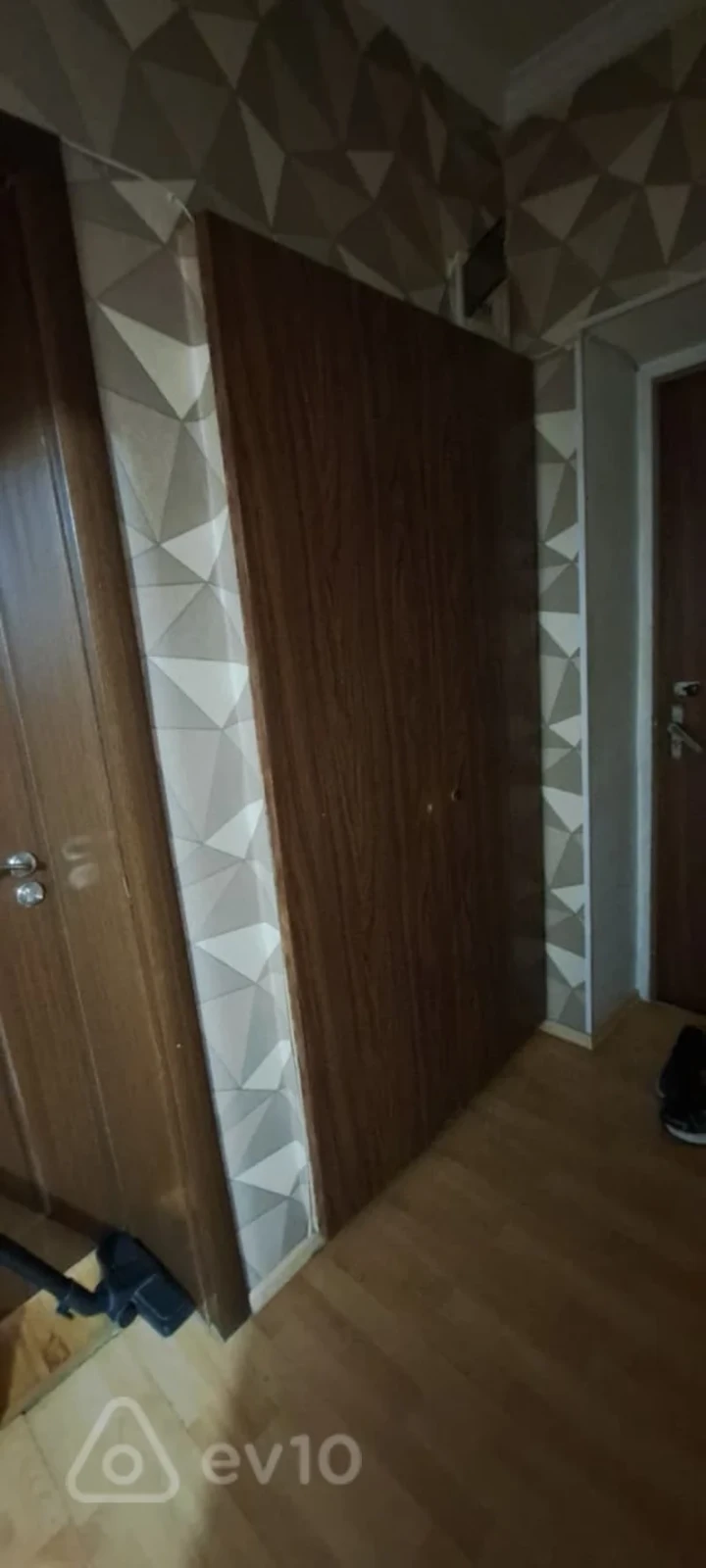 Kirayə verilir 3 otaqlı köhnə tikili 60 m²