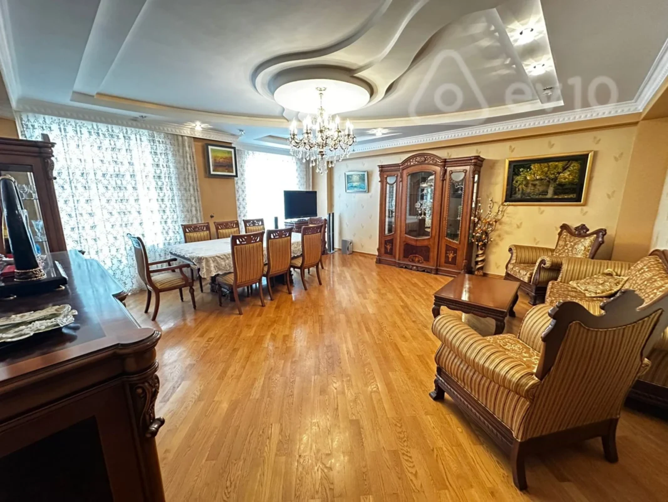 Kirayə verilir 3 otaqlı yeni tikili 157 m²