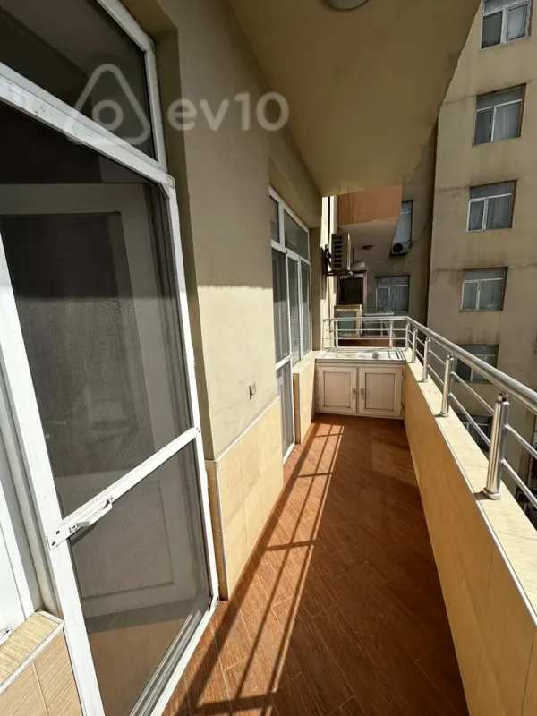 Kirayə verilir 3 otaqlı yeni tikili 157 m²