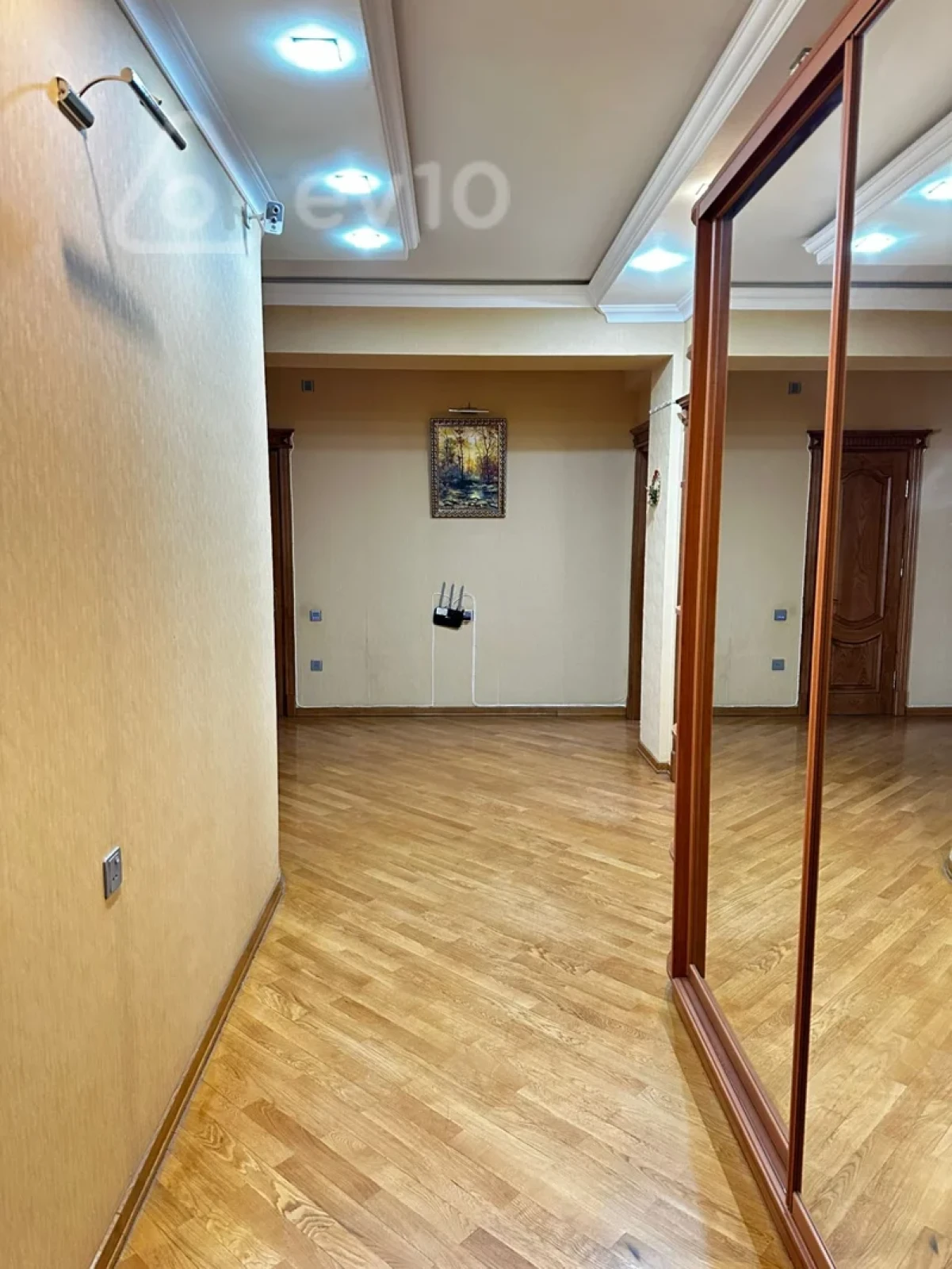 Kirayə verilir 3 otaqlı yeni tikili 157 m²