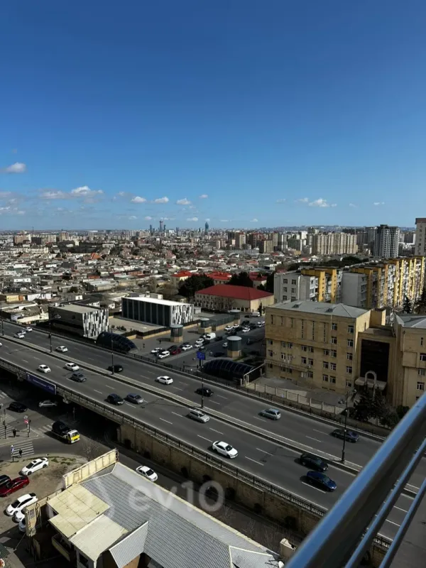 Kirayə verilir 3 otaqlı yeni tikili 157 m²