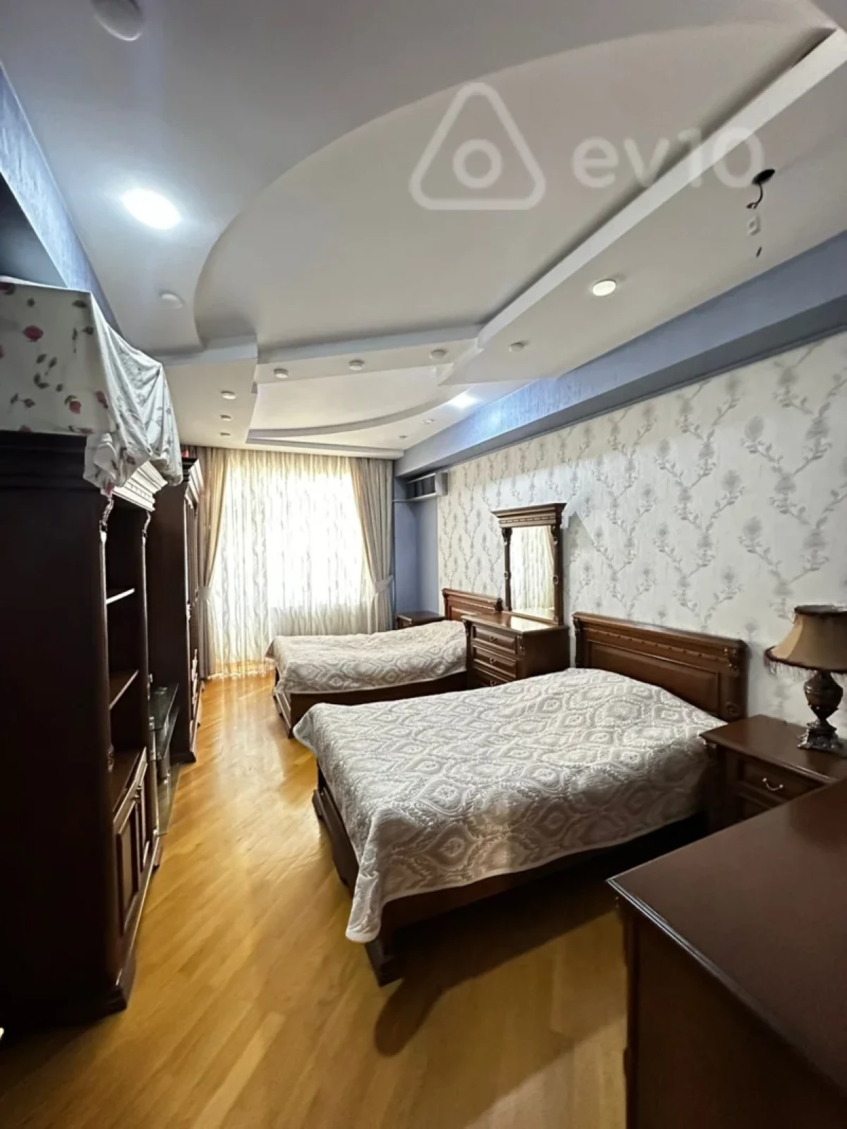 Kirayə verilir 3 otaqlı yeni tikili 157 m²