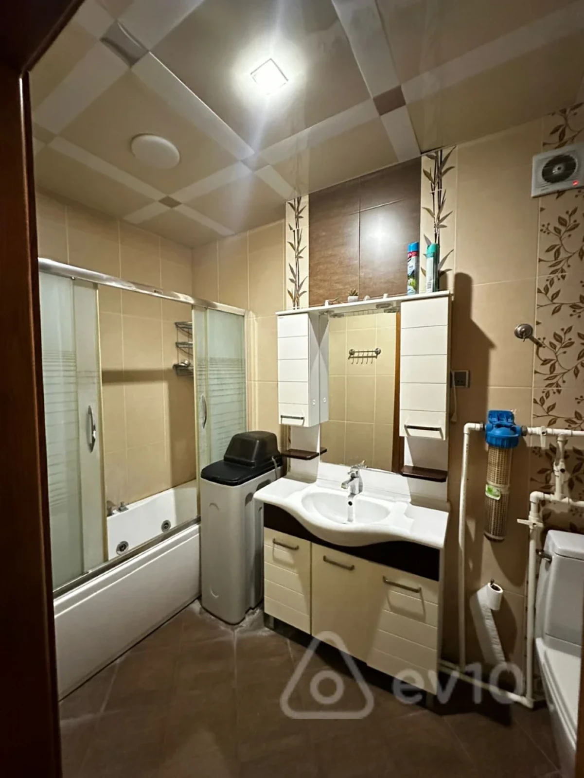 Kirayə verilir 3 otaqlı yeni tikili 157 m²