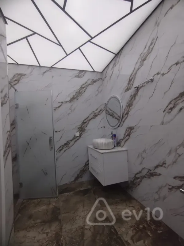 Satılır 2 otaqlı yeni tikili 65 m²