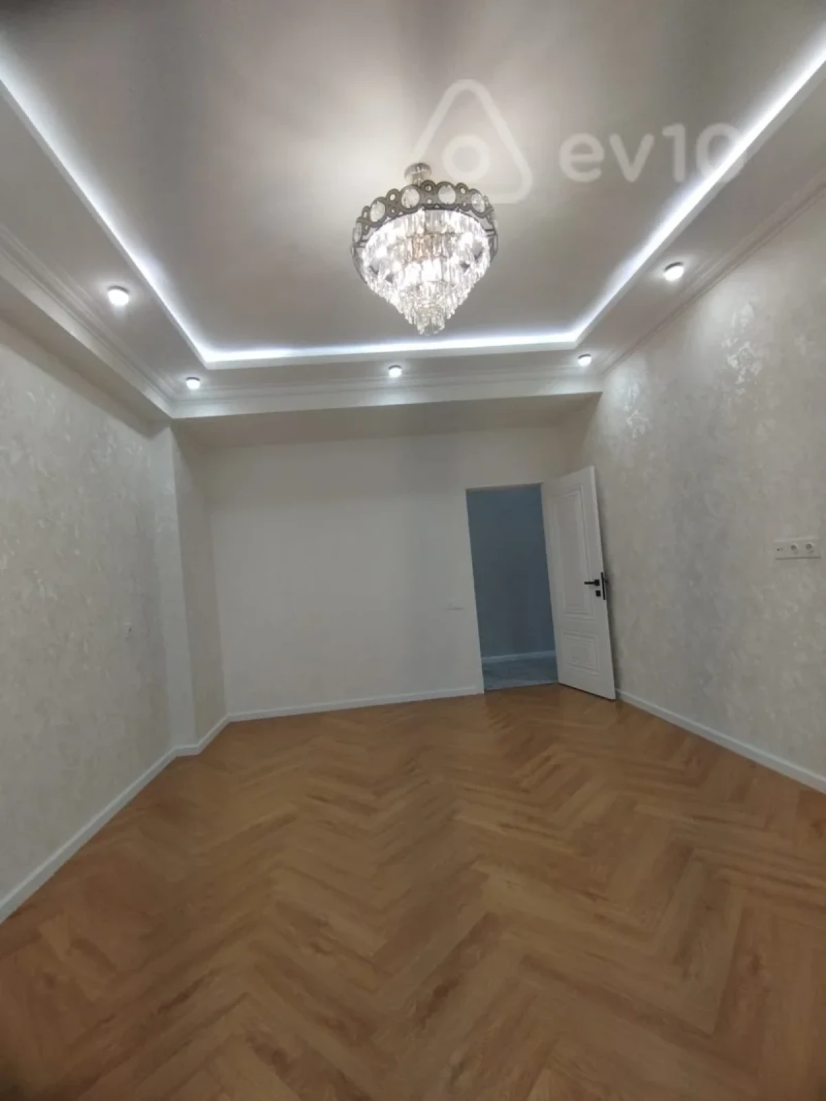 Satılır 2 otaqlı yeni tikili 65 m²
