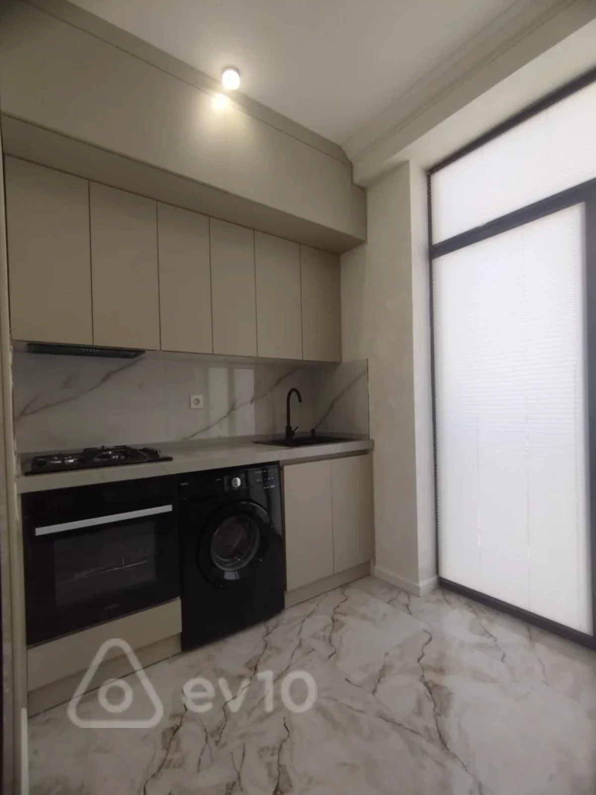 Satılır 2 otaqlı yeni tikili 65 m²