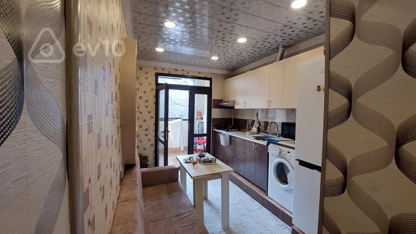 Kirayə verilir 3 otaqlı köhnə tikili 110 m²