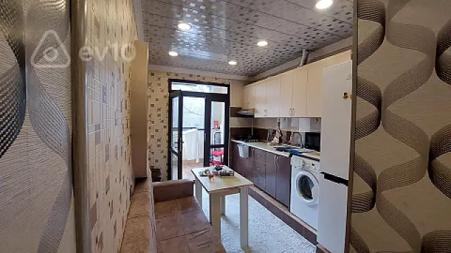 Kirayə verilir 3 otaqlı köhnə tikili 110 m²