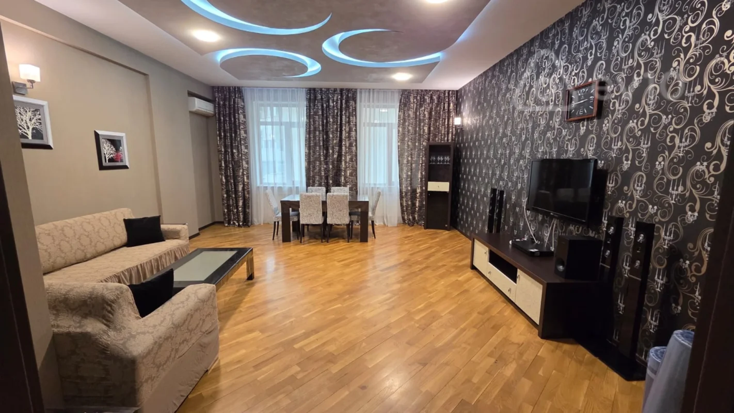 Kirayə verilir 3 otaqlı yeni tikili 135 m²