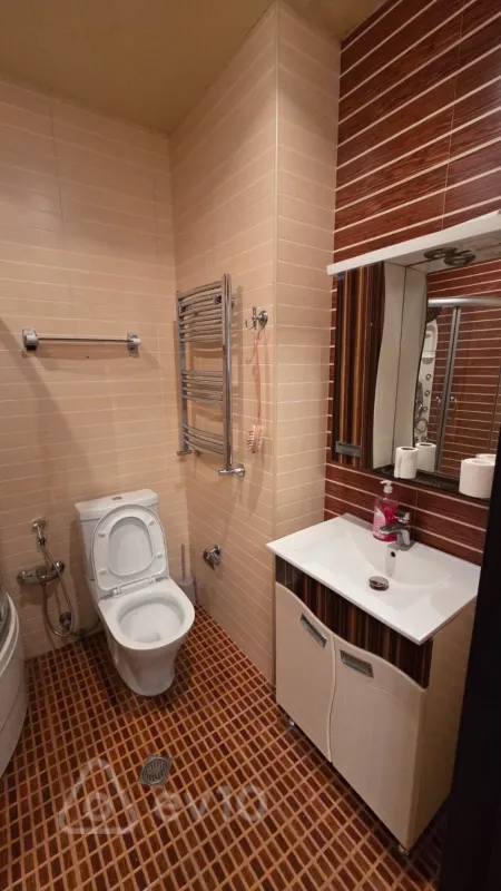 Kirayə verilir 3 otaqlı yeni tikili 135 m²