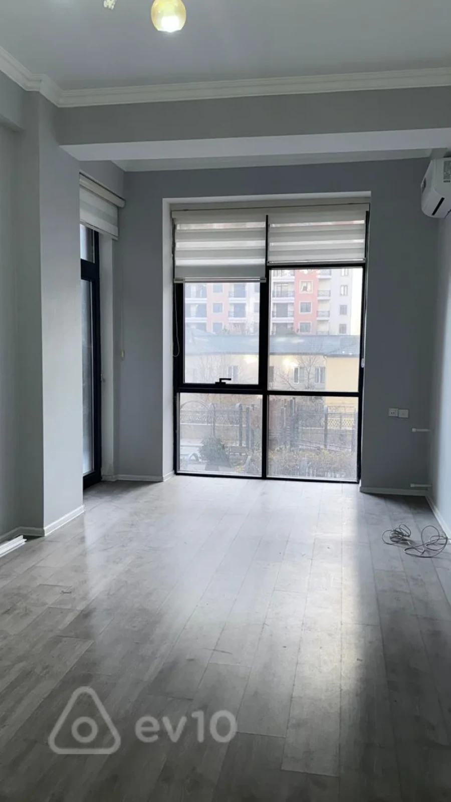 Kirayə verilir 2 otaqlı ofis 70 m²