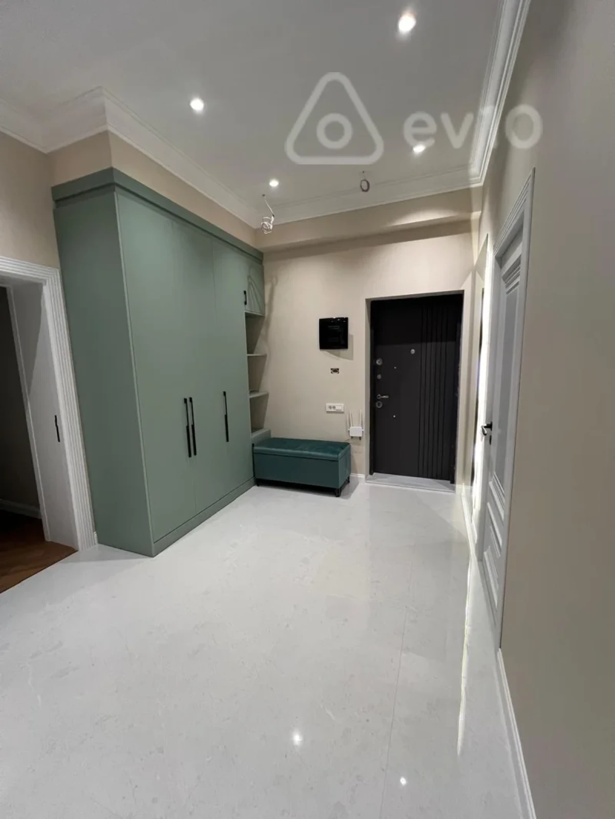 Kirayə verilir 2 otaqlı yeni tikili 79 m²
