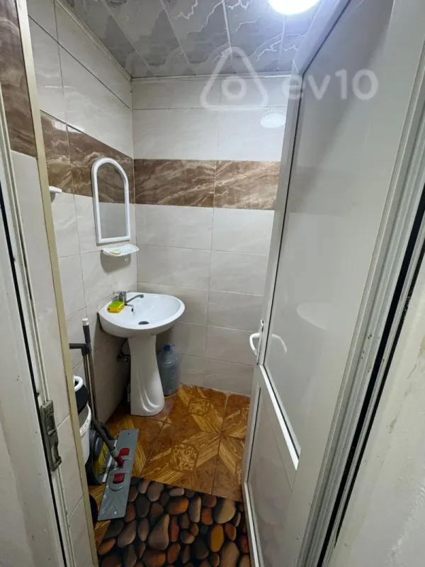 Kirayə verilir 2 otaqlı köhnə tikili 70 m²