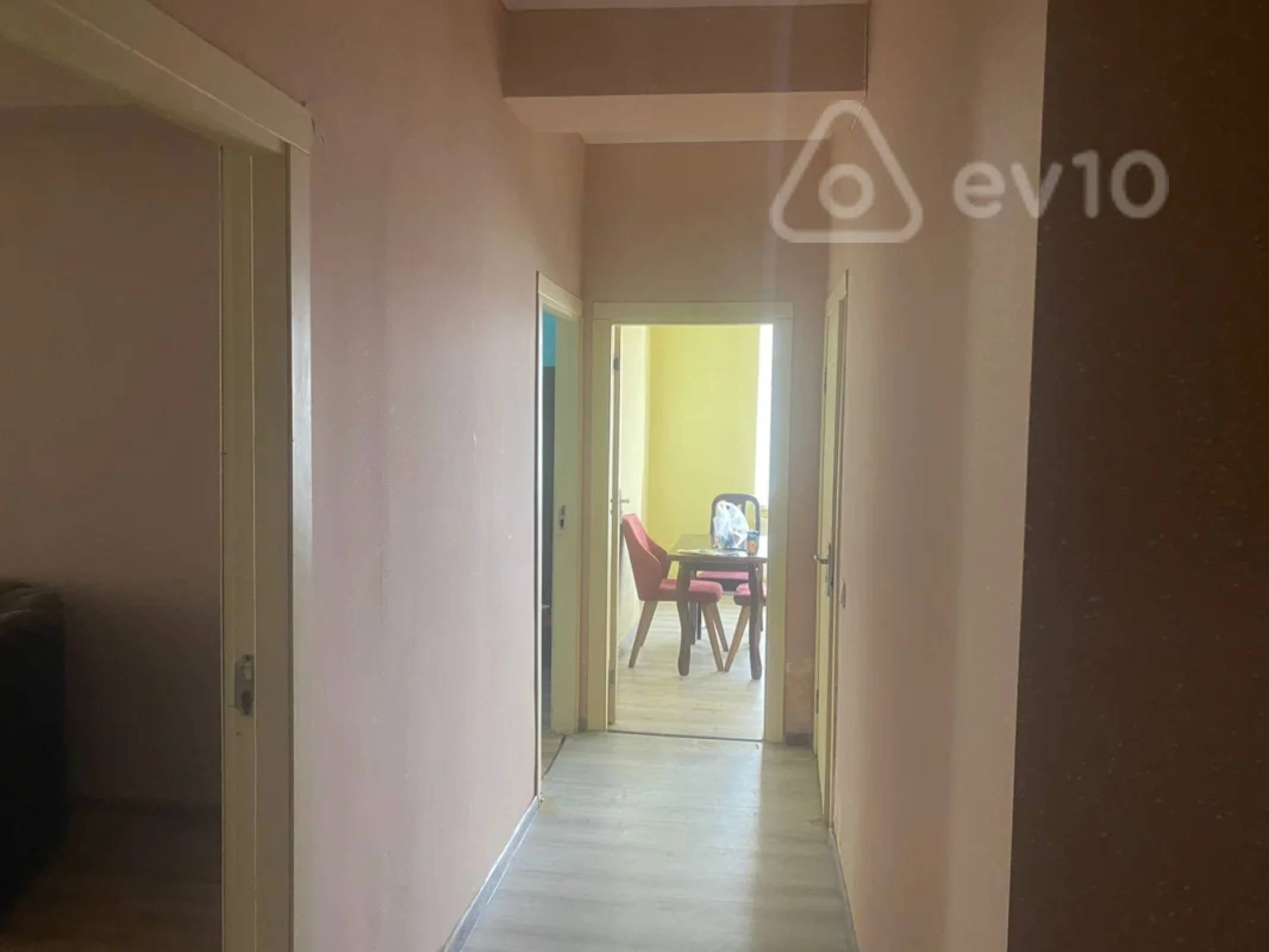 Kirayə verilir 4 otaqlı yeni tikili 150 m²