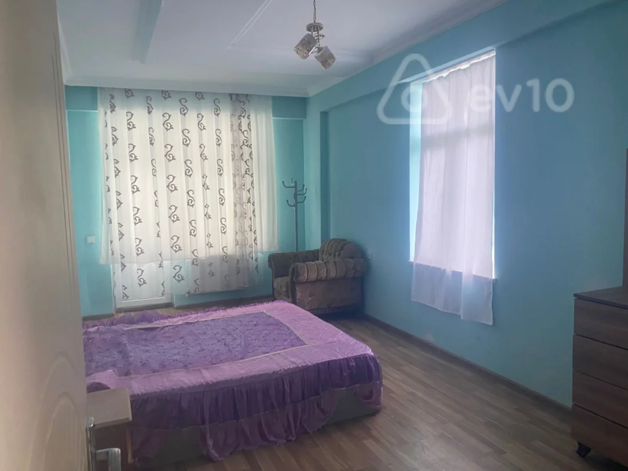 Kirayə verilir 4 otaqlı yeni tikili 150 m²