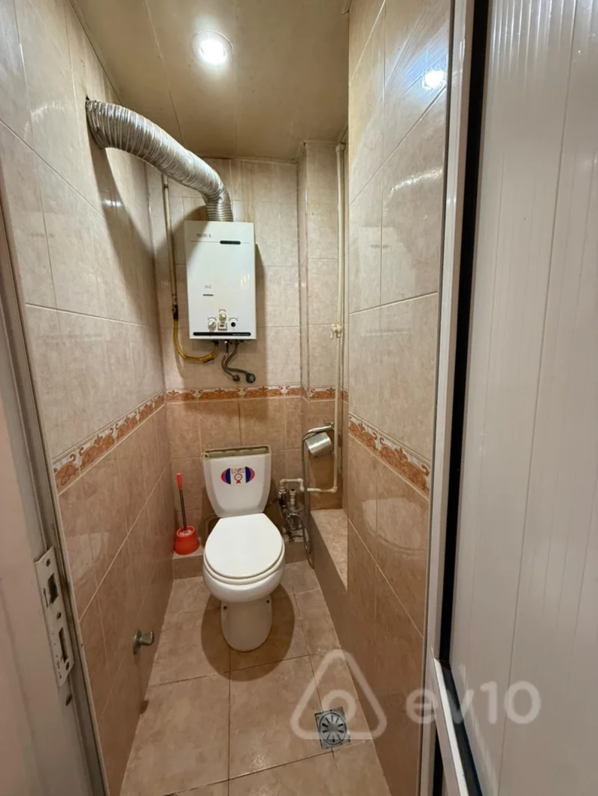 Kirayə verilir 2 otaqlı köhnə tikili 55 m²