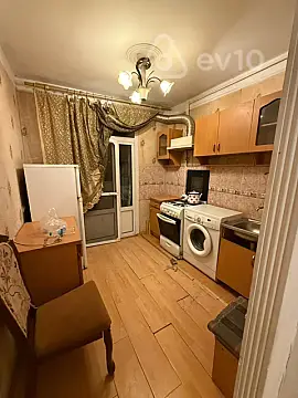 Kirayə verilir 2 otaqlı köhnə tikili 55 m²