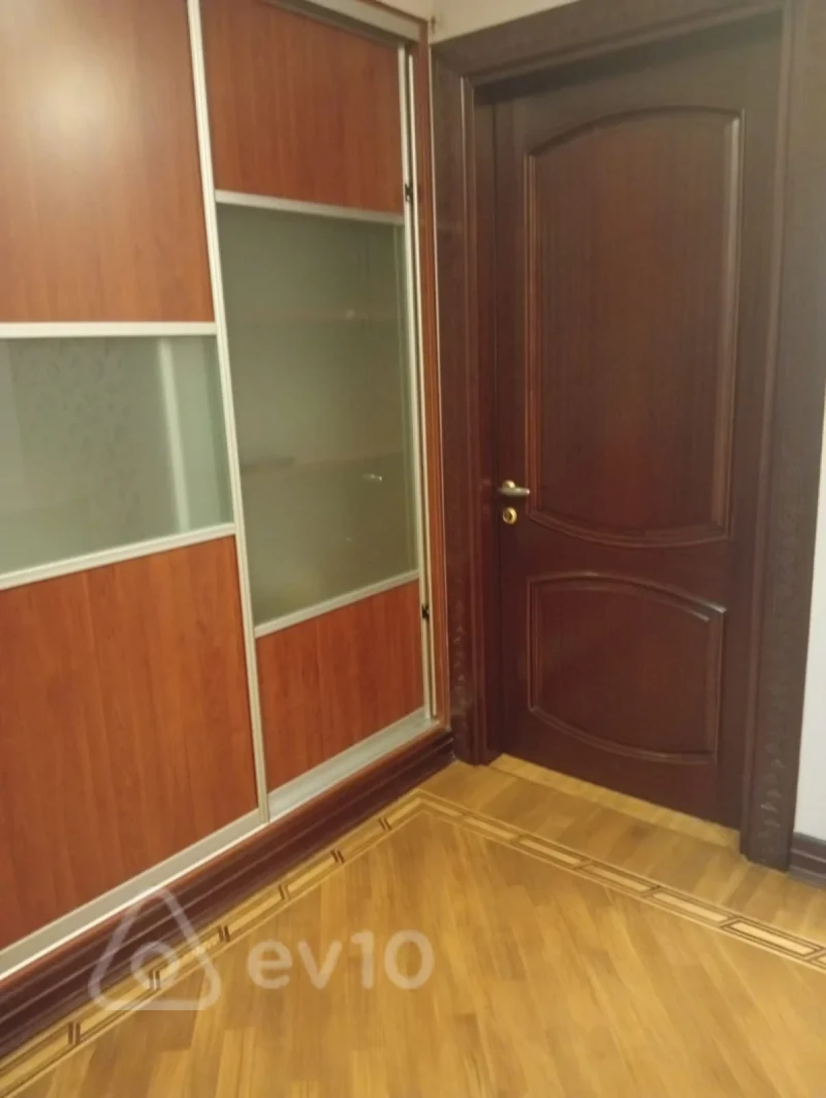 Kirayə verilir 5 otaqlı ofis 280 m²
