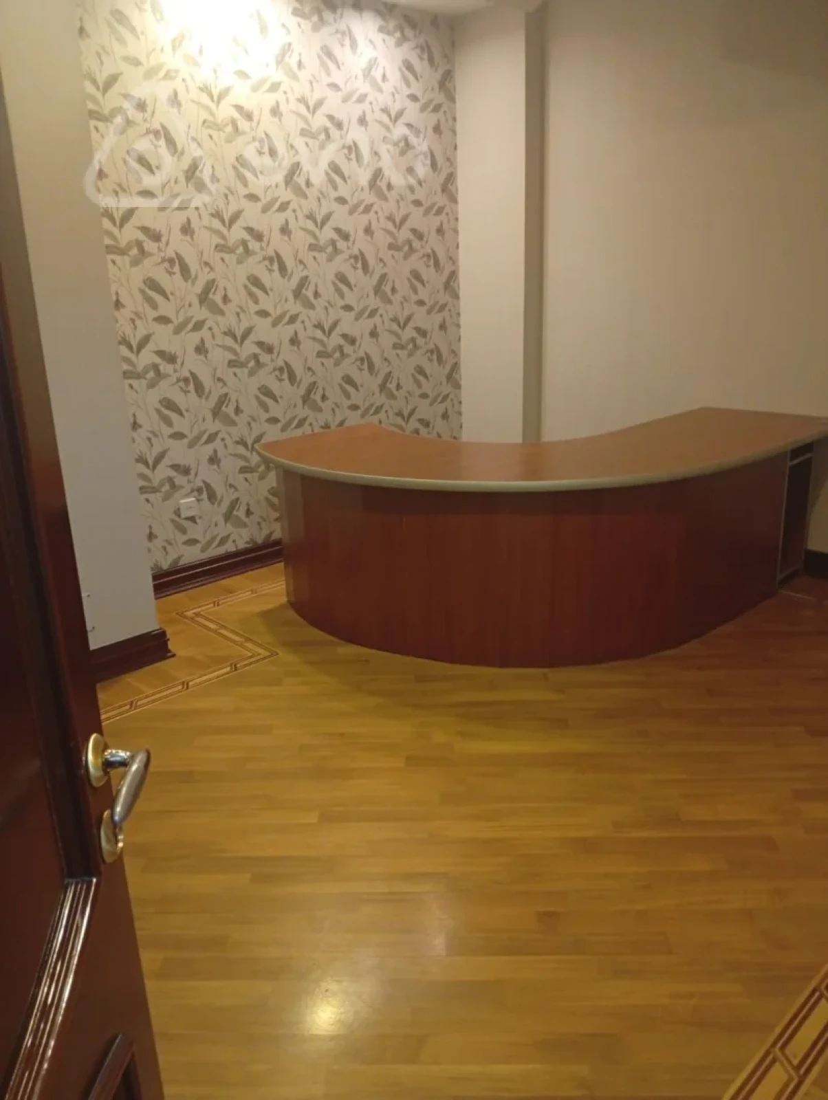 Kirayə verilir 5 otaqlı ofis 280 m²