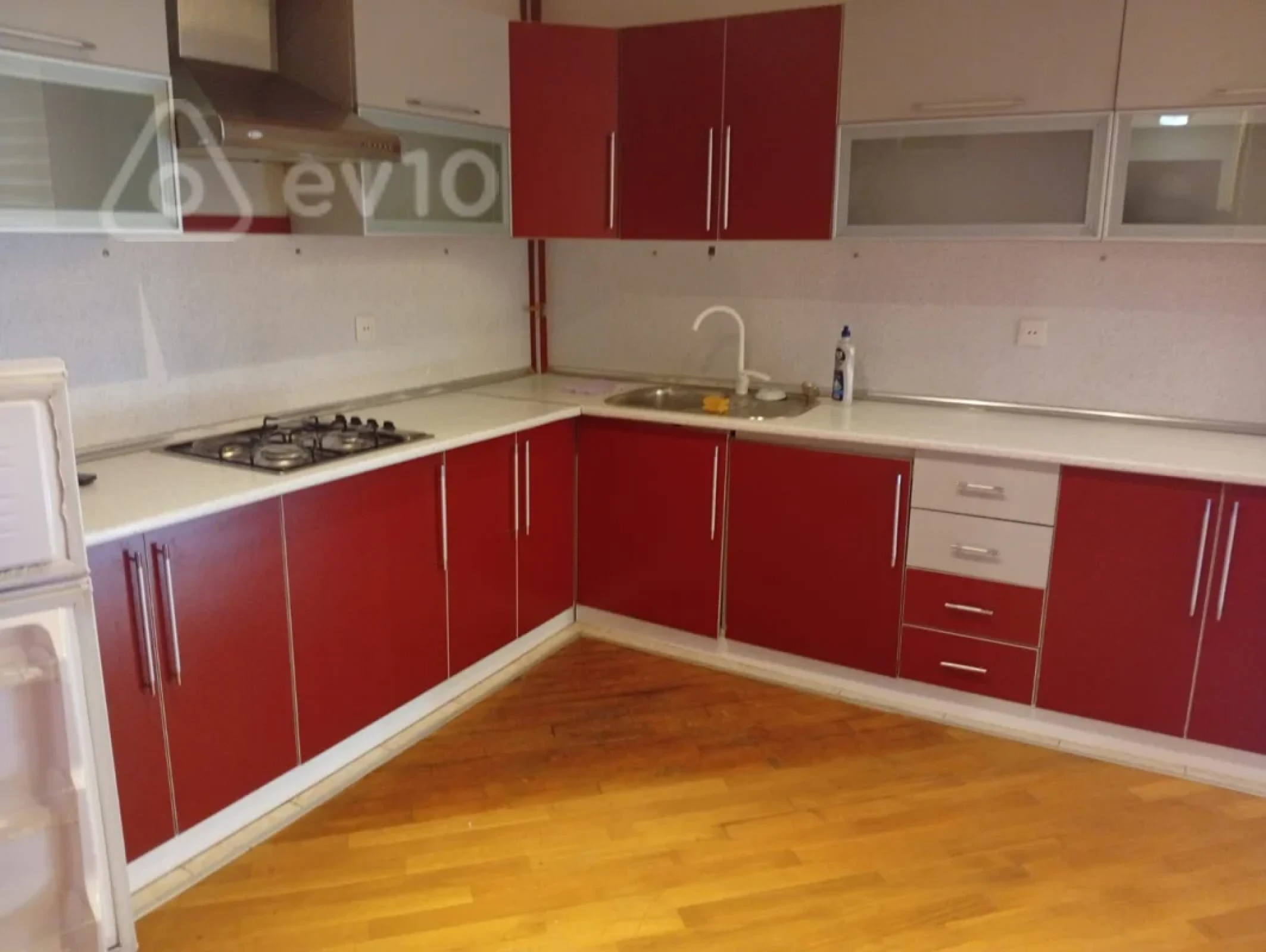 Kirayə verilir 5 otaqlı ofis 280 m²