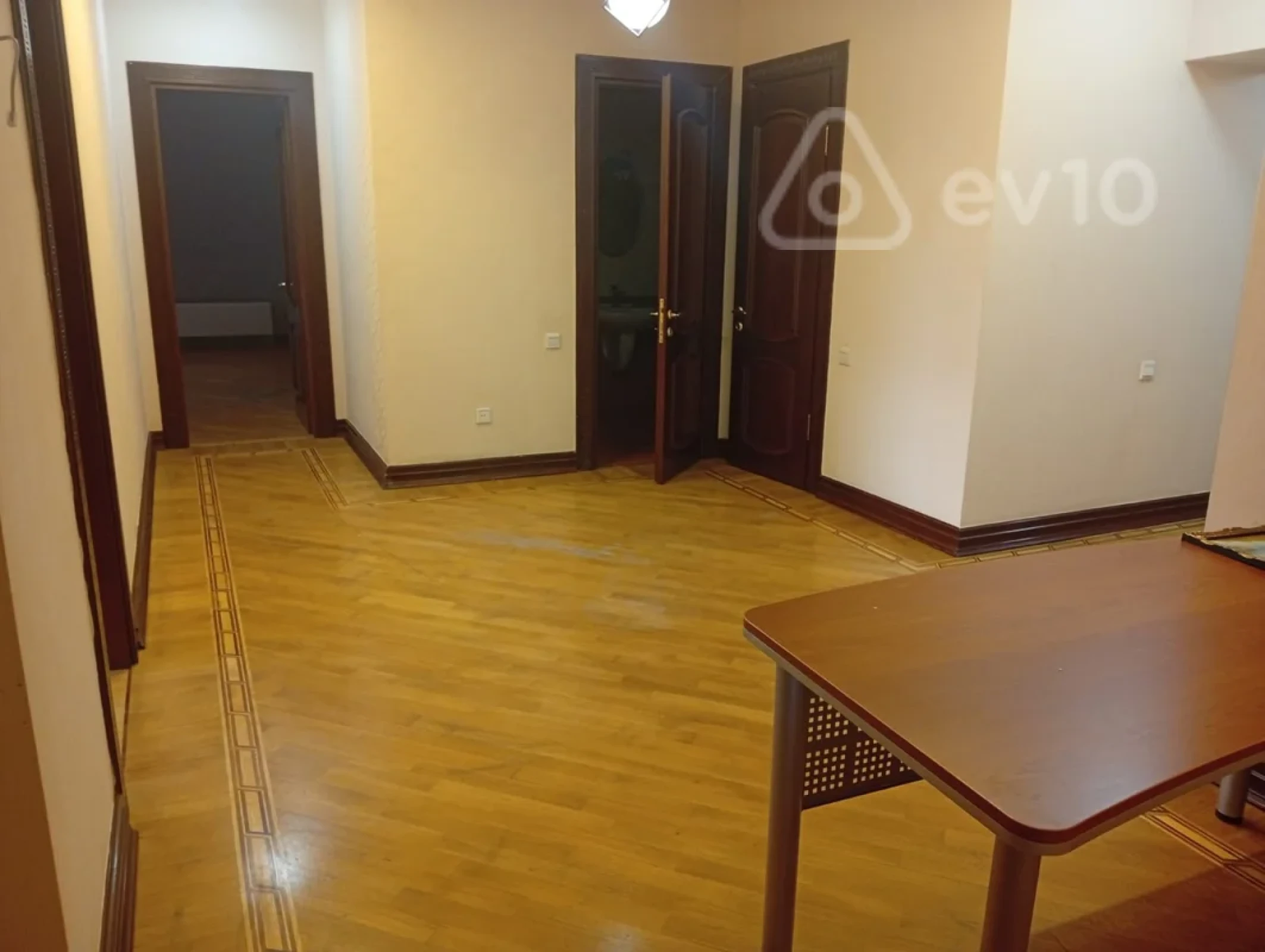 Kirayə verilir 5 otaqlı ofis 280 m²