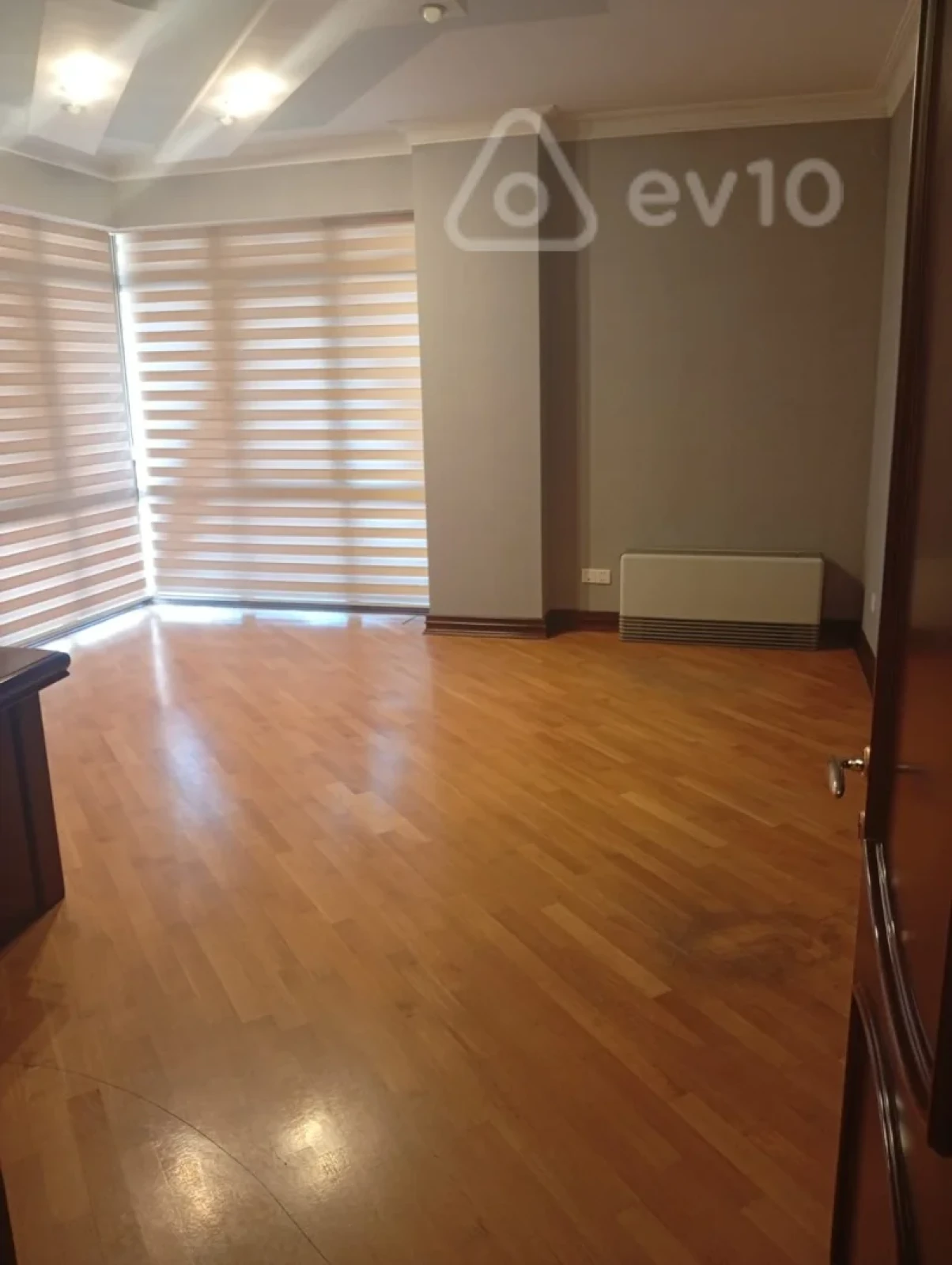 Kirayə verilir 5 otaqlı ofis 280 m²