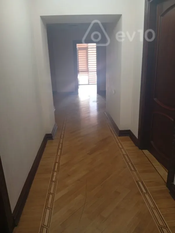 Kirayə verilir 5 otaqlı ofis 280 m²